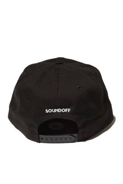 SOUNDOFF.HEADPHONES.SNAPBACK.WHITE.EMBROIDERY.ON.BLACK.