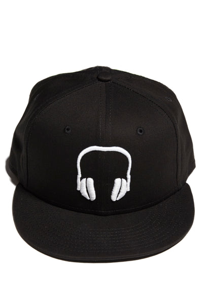 SOUNDOFF.HEADPHONES.SNAPBACK.WHITE.EMBROIDERY.ON.BLACK.