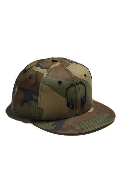 SOUNDOFF.HEADPHONES.SNAPBACK.BLACK.EMBROIDERY.ON.CAMO.