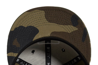 SOUNDOFF.HEADPHONES.SNAPBACK.WHITE.EMBROIDERY.ON.CAMO.
